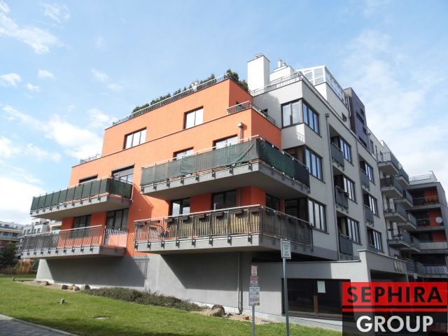 Prodej bytu 2+KK s terasou a garáží, P5, Stodůlky, Laurinova ul., 68 m2, volné od 1. 5. 2025