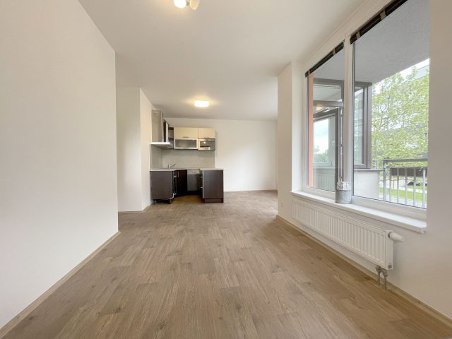Prodej bytu 2+KK s terasou a garáží, P5, Stodůlky, Laurinova ul., 68 m2, ihned volné