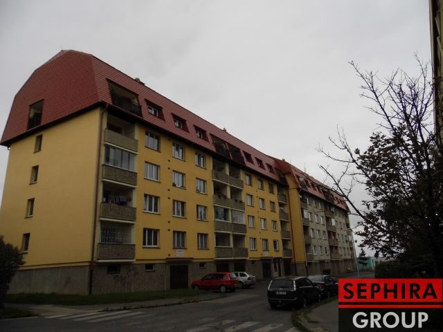 Pronájem bytu 2+1 s lodžií, P5, Zličín, Nedašovská ul., 64 m2, část. zařízeno, klidné místo