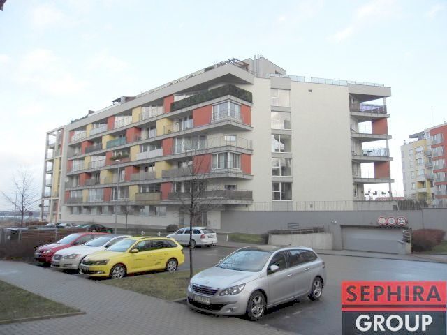 Prodej bytu 2+KK s lodžií a GS v ceně, P5, Zličín, Tulešická ul., 58 m2, klidné místo, 7 min. metro Zličín