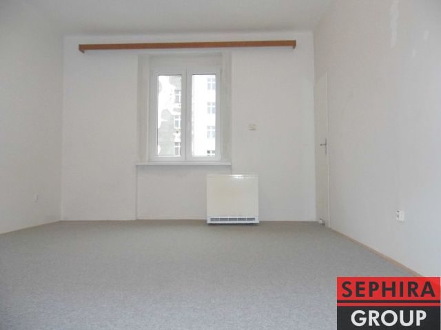 Pronájem bytu 1+KK, P8, Libeň, Ronkova ul., 29 m2, nezařízeno, ihned volné