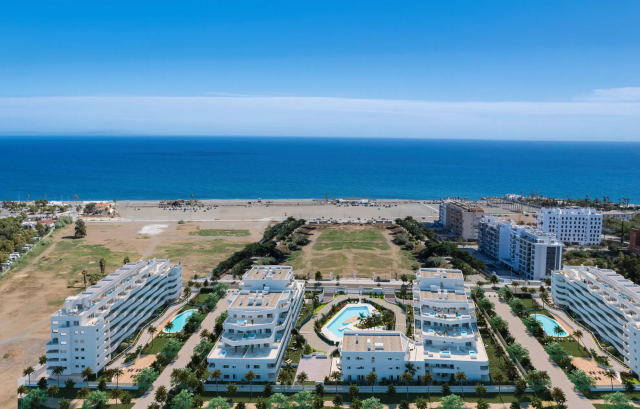 Moderní apartmán 3+kk s terasou a garážovým stáním – Torre del Mar, Costa del Sol