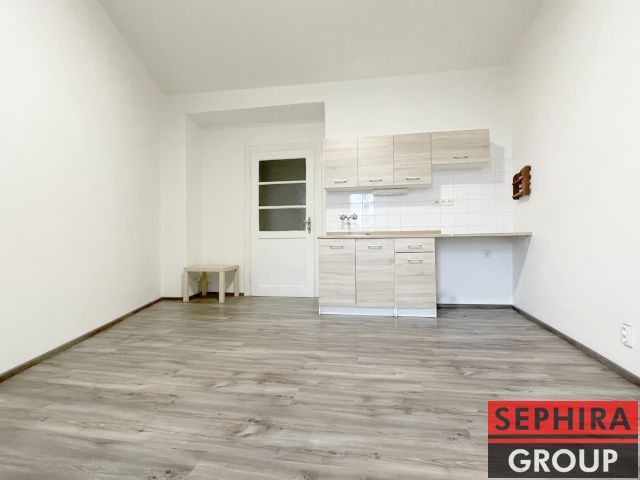 Pronájem světlé garsoniéry po rekonstrukci, 27 m², Praha 8 – Libeň, metro Palmovka