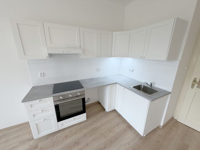 Pronájem bytu 3+kk s balkonem, 80 m², Praha 8 – Libeň, metro Palmovka